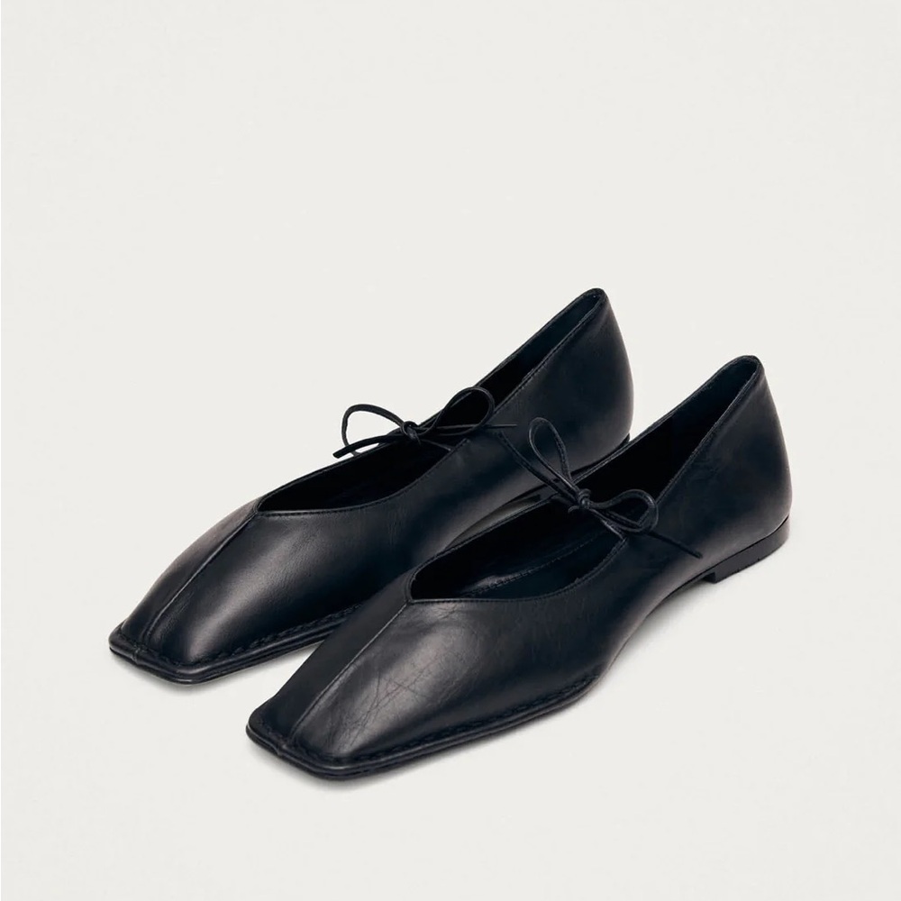 ALOHAS Black Leather Flats